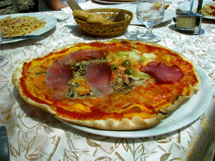 Thin crust pizza of Umbria